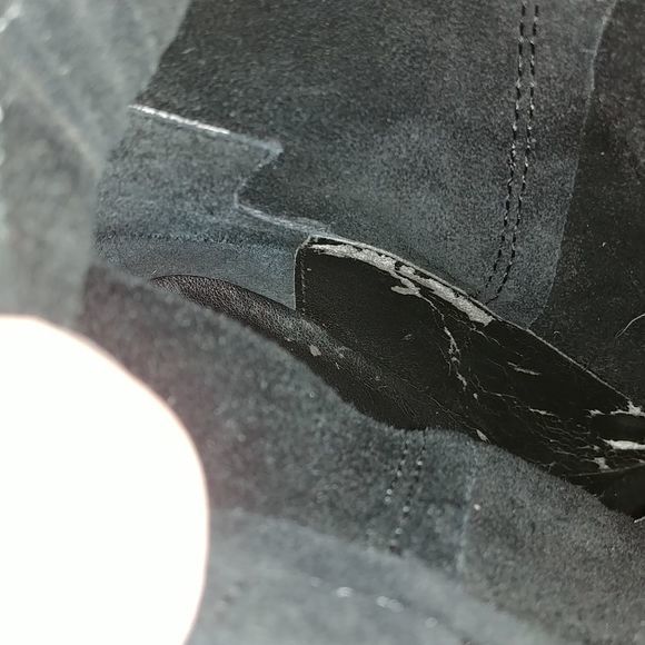 B. Makowsky Black‎ Suede Heeled Booties - Picture 11 of 12